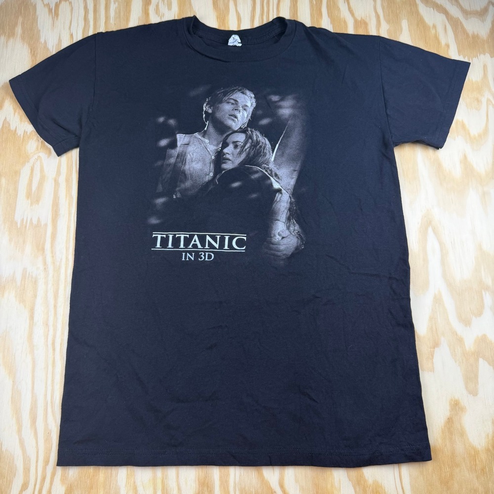 Magic Activewear Titanic In 3D Movie Promo T-Shirt Mens Small Black Graphic Tee